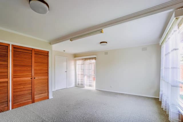 4Bedrooms, 1Bathrooms