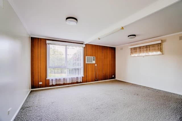 4Bedrooms, 1Bathrooms