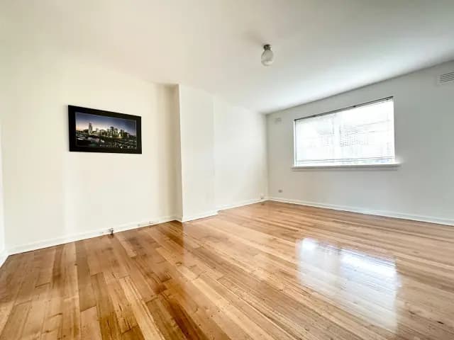 2Bedrooms, 1Bathrooms