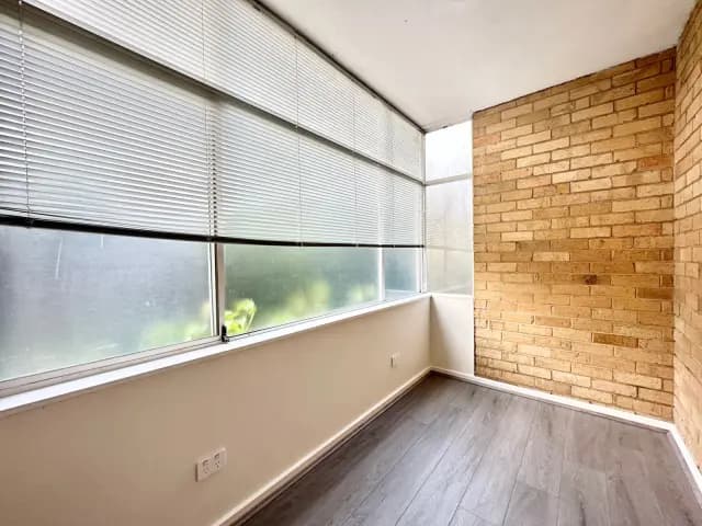 2Bedrooms, 1Bathrooms