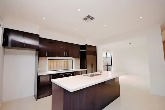 2/6 Tania Court, Ringwood image