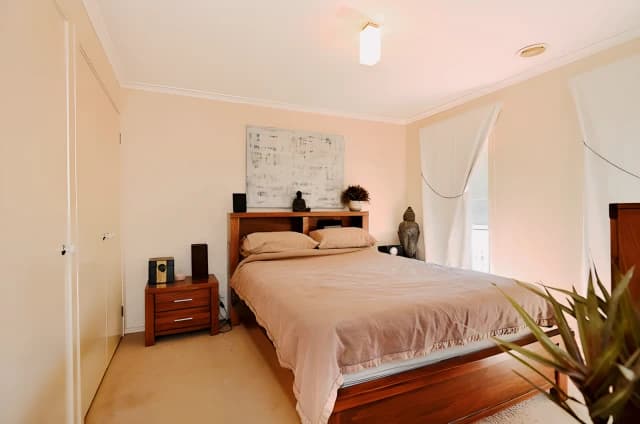13a Clayton Park Drive, Canadian image