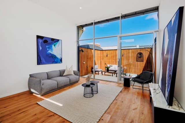 9 Francis Street, South Melbourne image 2