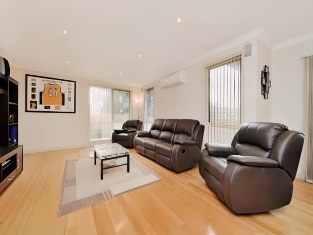 2/6 Mayfield Street, Greensborough image 5