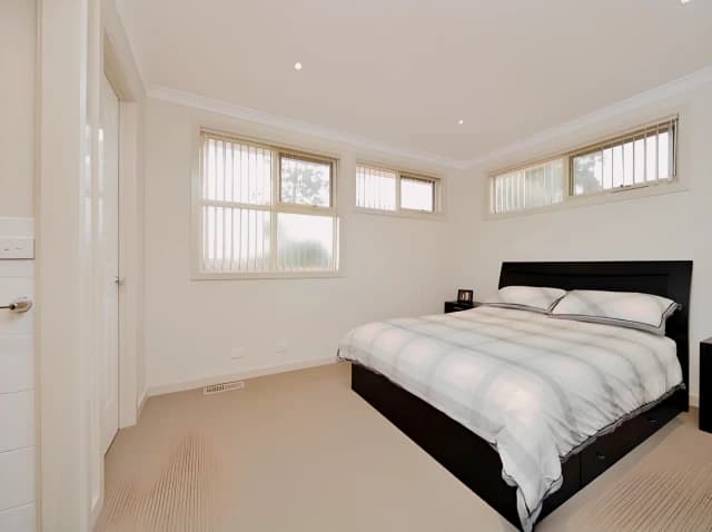 2/6 Mayfield Street, Greensborough image