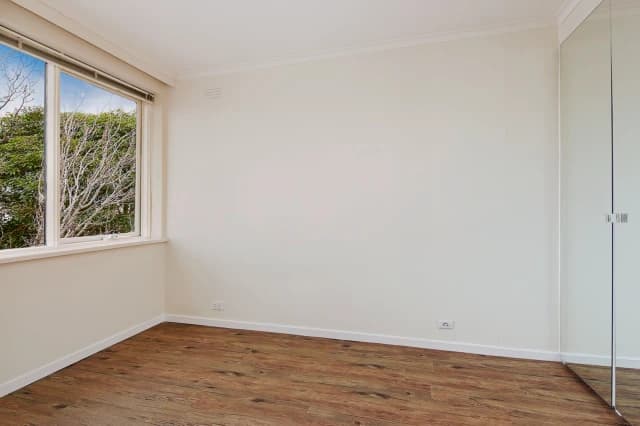 4/85 Merton Street, Albert Park image
