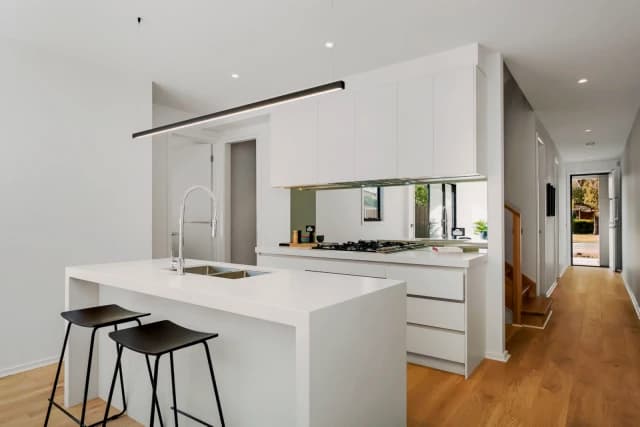 1/43 Park Crescent, Williamstown North image 2