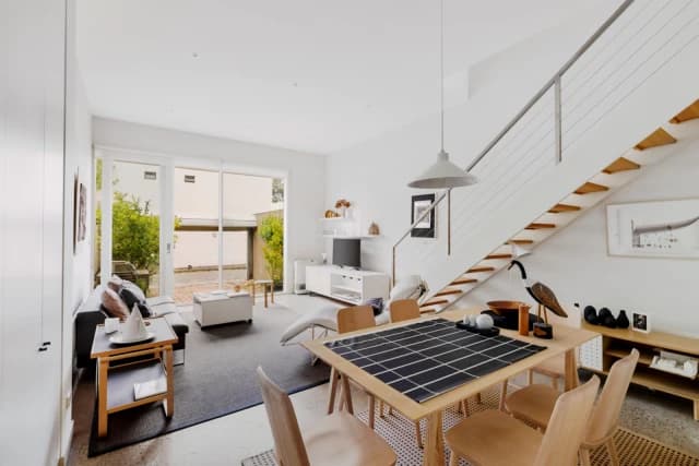 6 Greig Street, Albert Park image 2