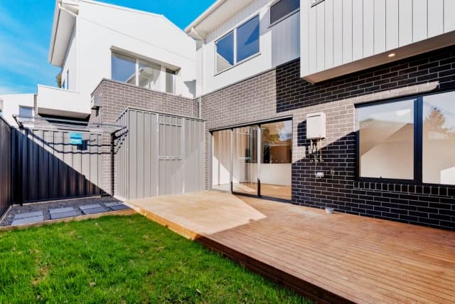 1/11 Paul Street, Doncaster image