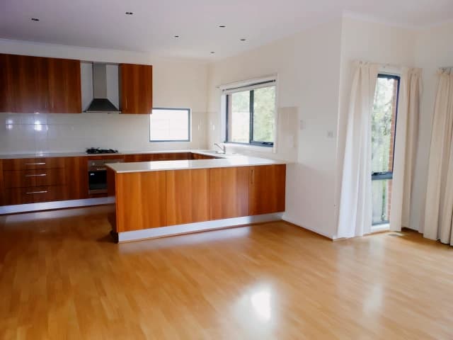 2/46 Leonie Avenue, Mount Waverley image 5