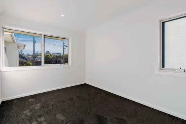2/11 Paul Street, Doncaster image