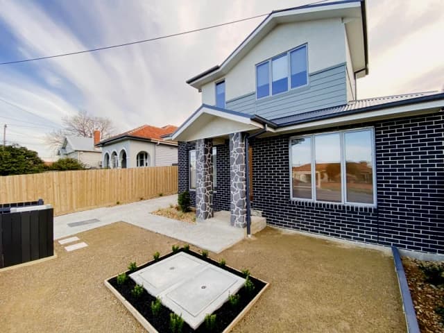 1/239A Victoria Road, Northcote image