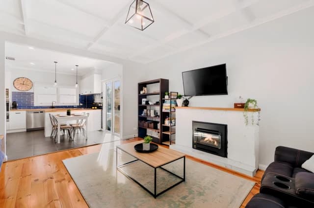 3 Robinson Street, Croydon image 4
