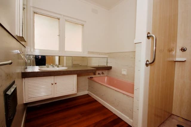4 Bed, 2 Bath