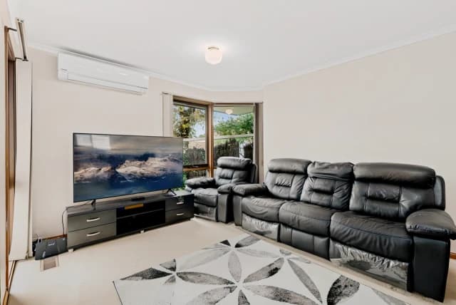 2/22 Garrisson Drive, Glen Waverley image 3