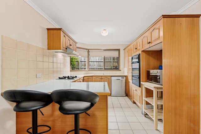 2/22 Garrisson Drive, Glen Waverley image