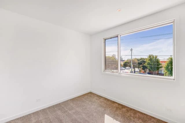 4 Bed, 2 Bath