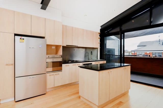 8/176 Noone Street, Clifton Hill image 3