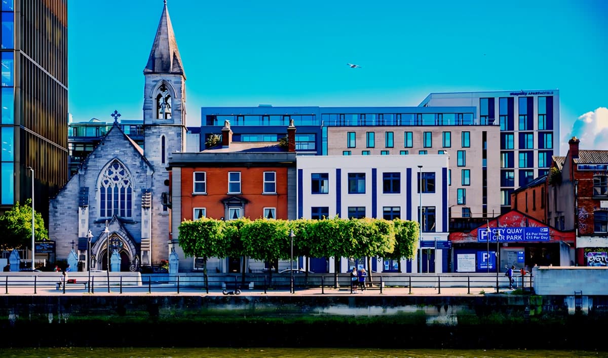 Dublin, City Quay image 3