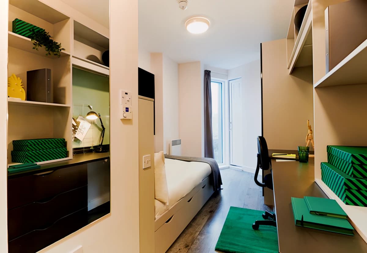 Gold Ensuite