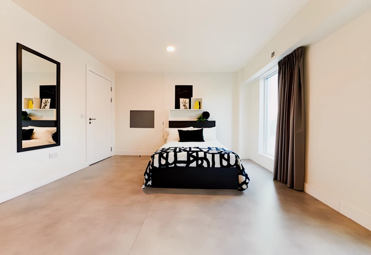 Gold Ensuite