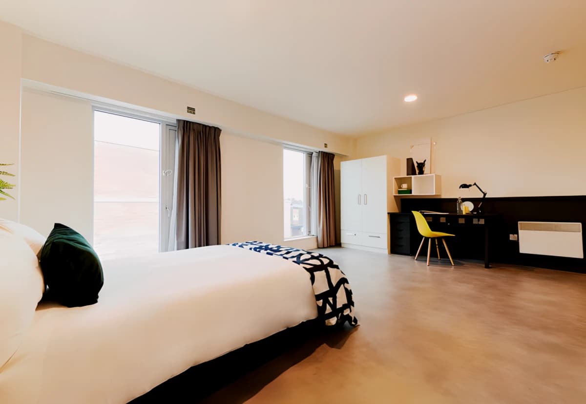 Gold Ensuite