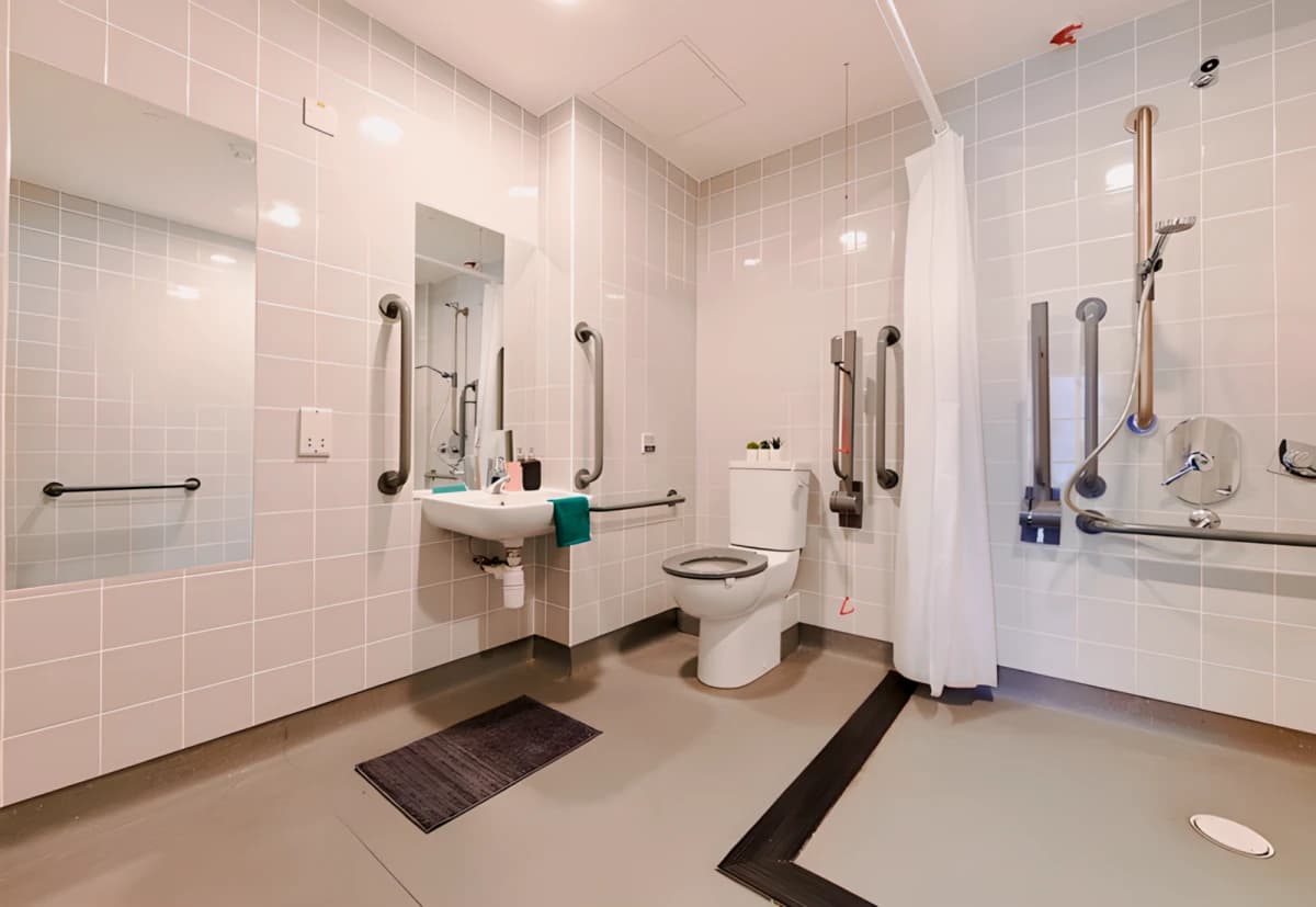 Gold Ensuite