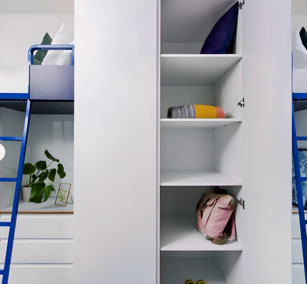 Bed in a Medium Two Person Twin Room- Male