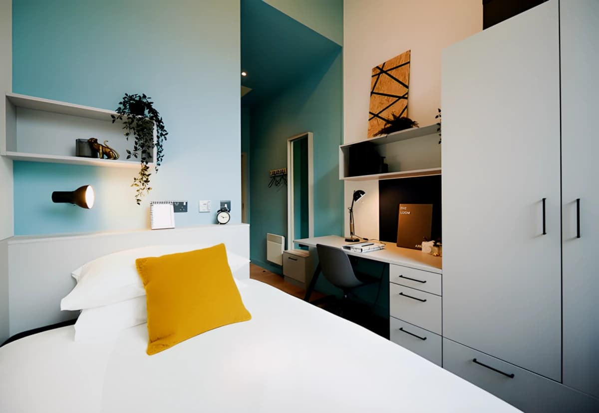Bronze Ensuite