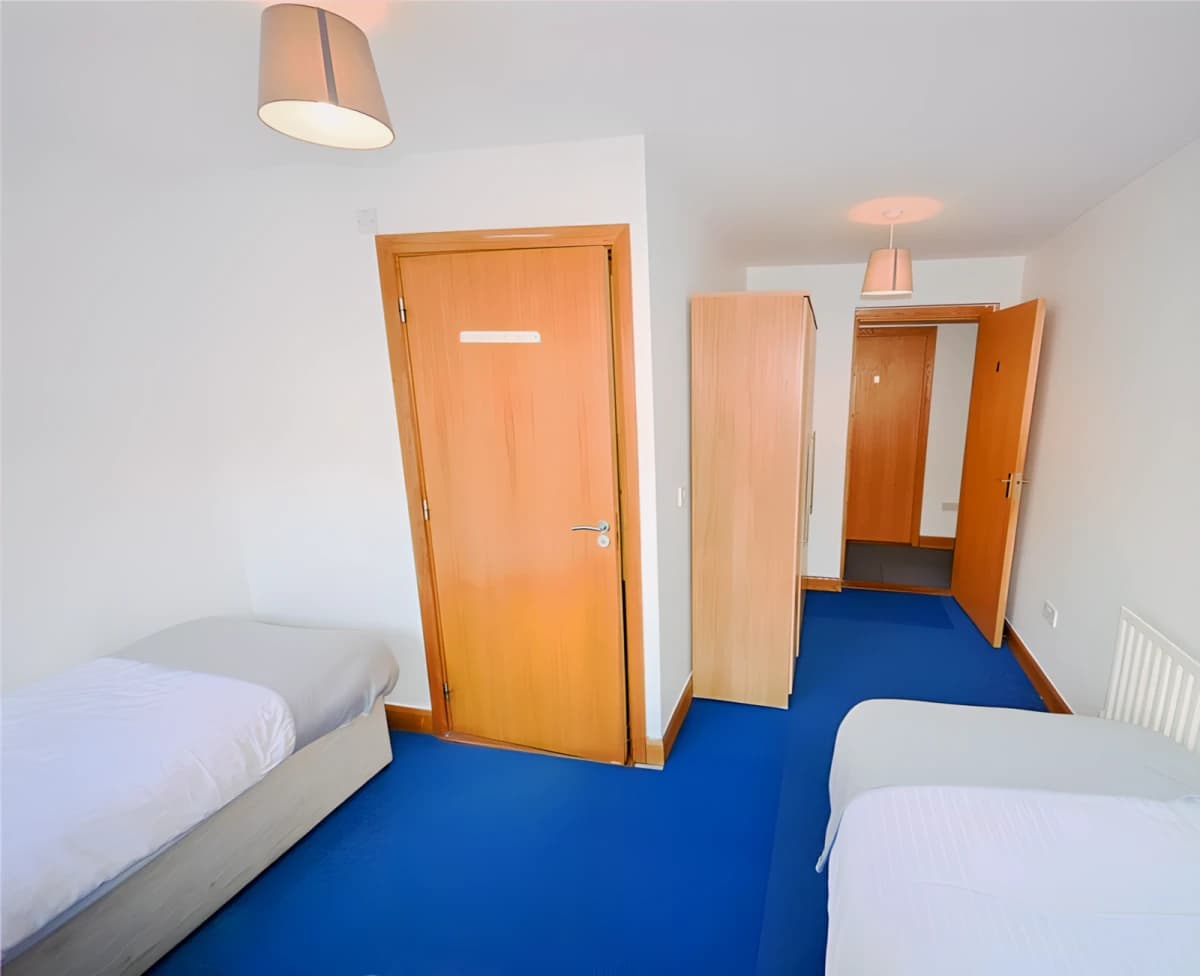 Male Twin Room Ensuite
