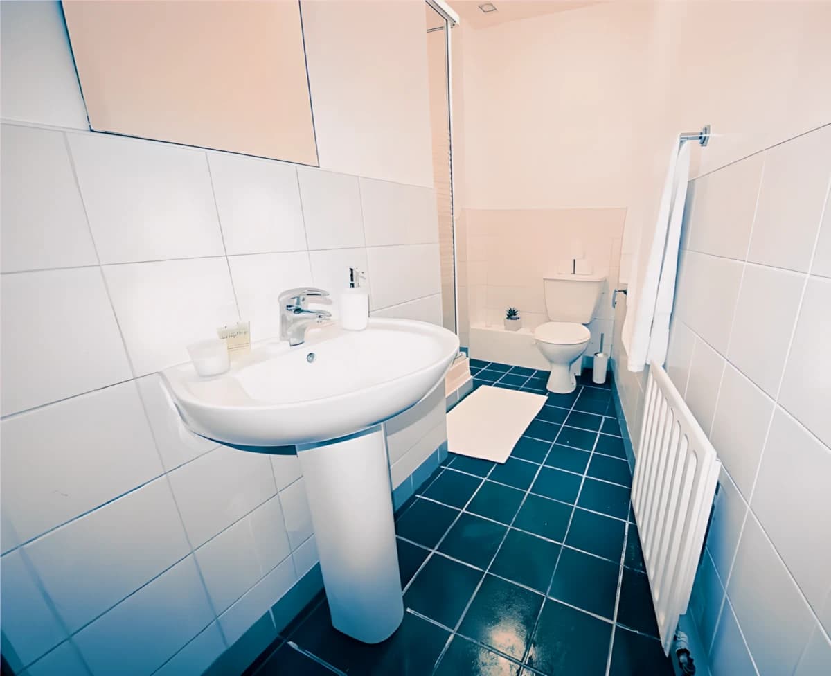 Male Twin Room Ensuite