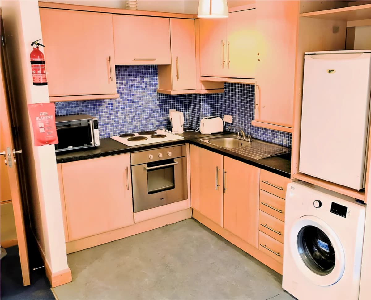 Male Twin Room Ensuite