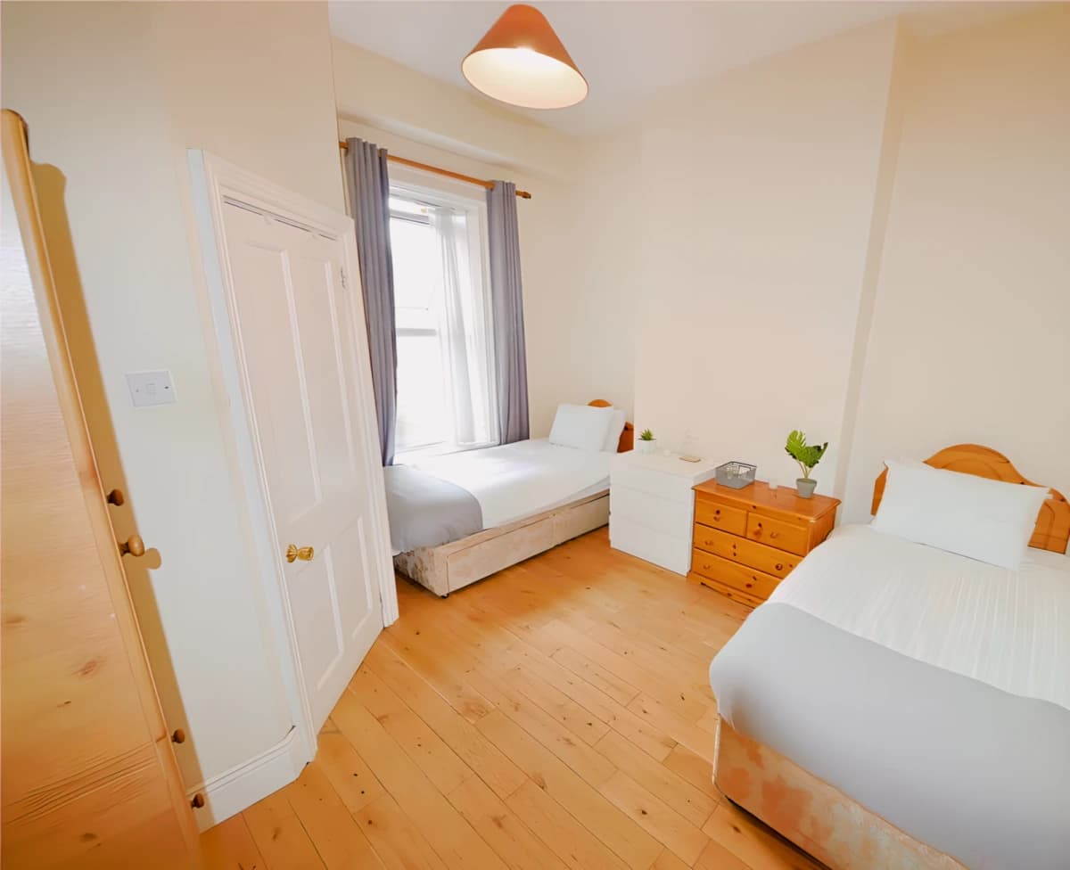 Female Twin Room Ensuite