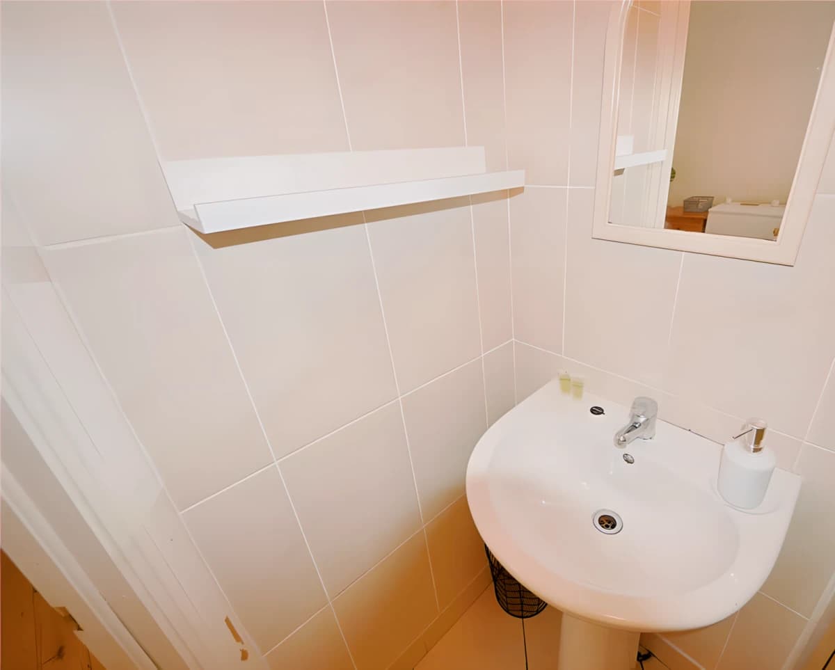 Female Twin Room Ensuite