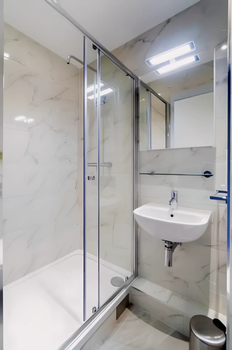 Bronze Ensuite (Ground Floor)