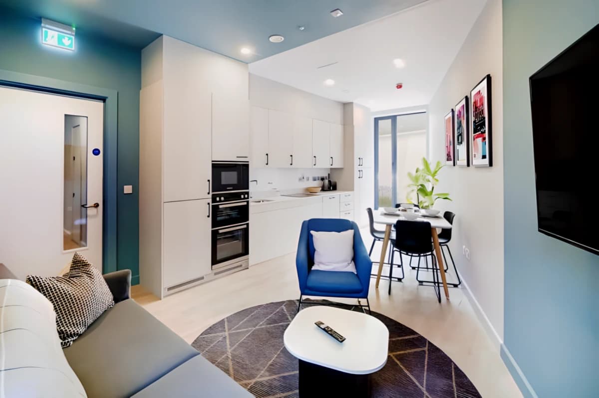 Gold Ensuite (Ground Floor)