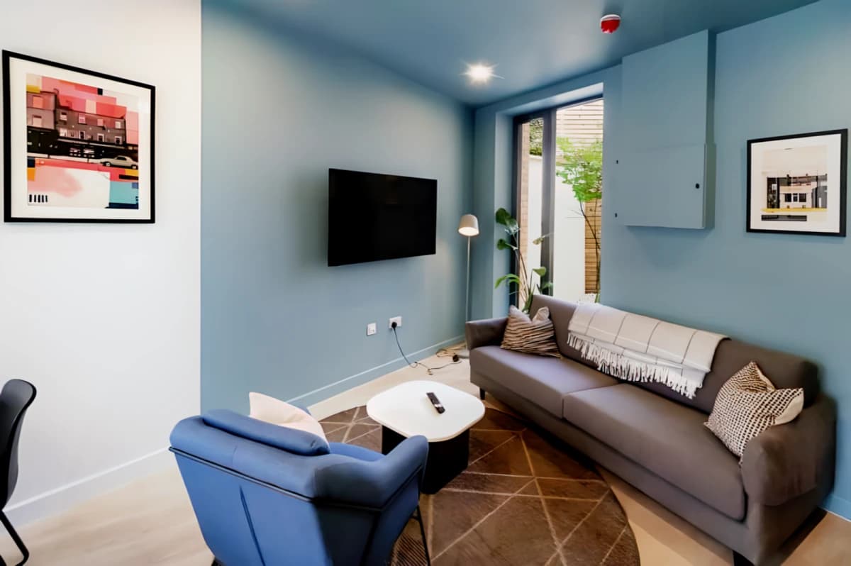 Gold Ensuite (Ground Floor)