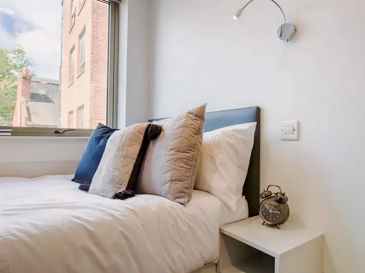 Silver En Suite
