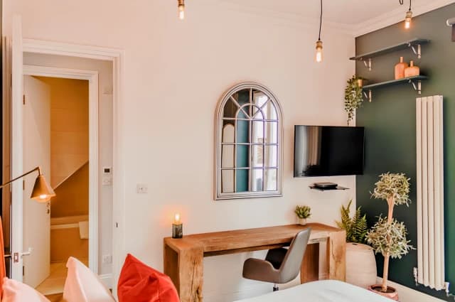 2 Bed Apartment with outdoor balcony