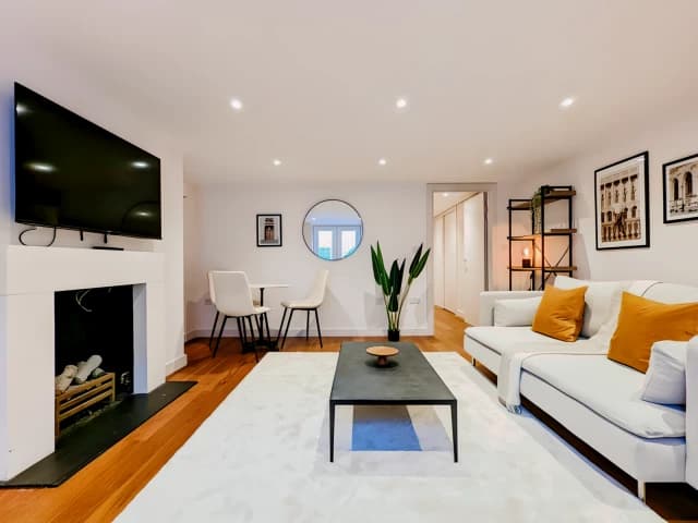 1.5 Bed Apartment with office