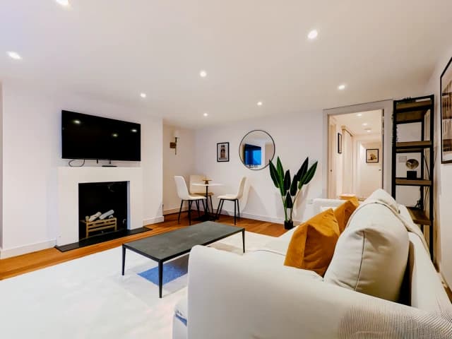 1.5 Bed Apartment with office