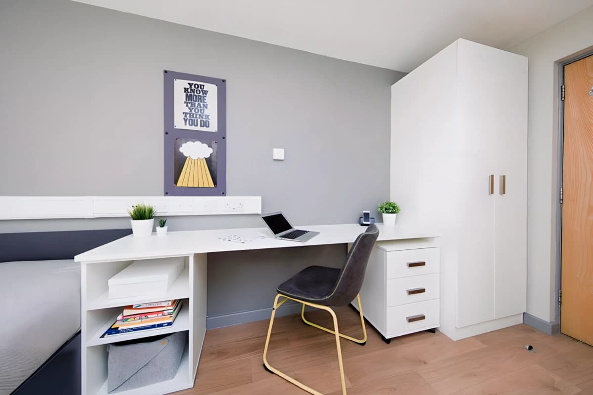 Gob East Central House image