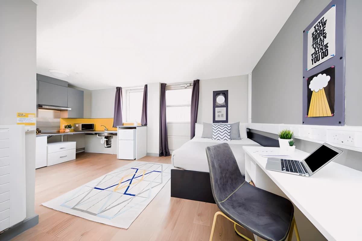 Gob East Central House image