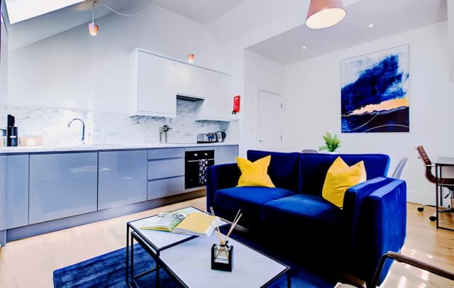 Hybrid Resi - New Malden
