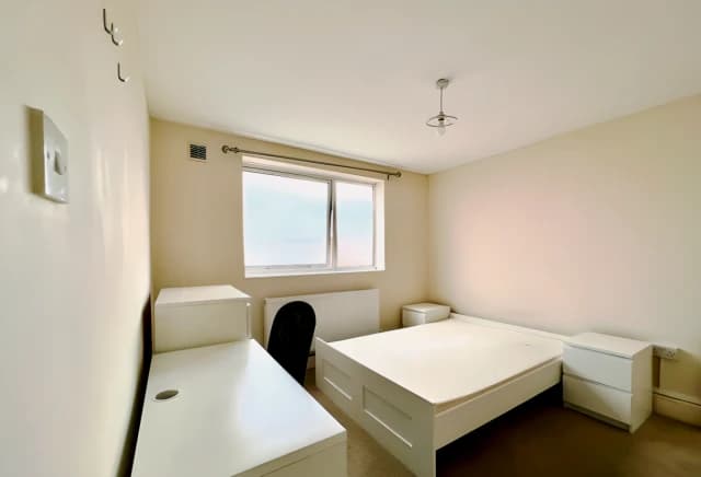 5 Bedroom 2 Bathroom- room 2