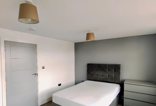 UM-Tolworth Flat 1A