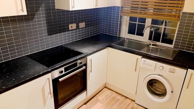 2 Beds 1 Bath