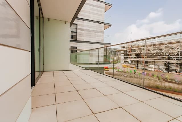3 Beds 3 Baths