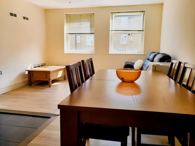 2 Bedrooms 1 Bathroom