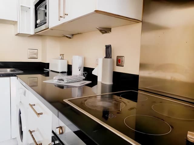 2 Bedrooms 1 Bathroom